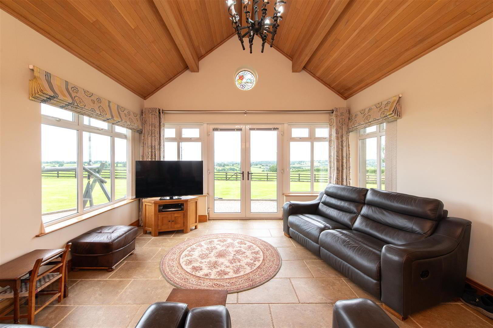 Hilltop Lodge, 44 Barrack Hill 18 of 49