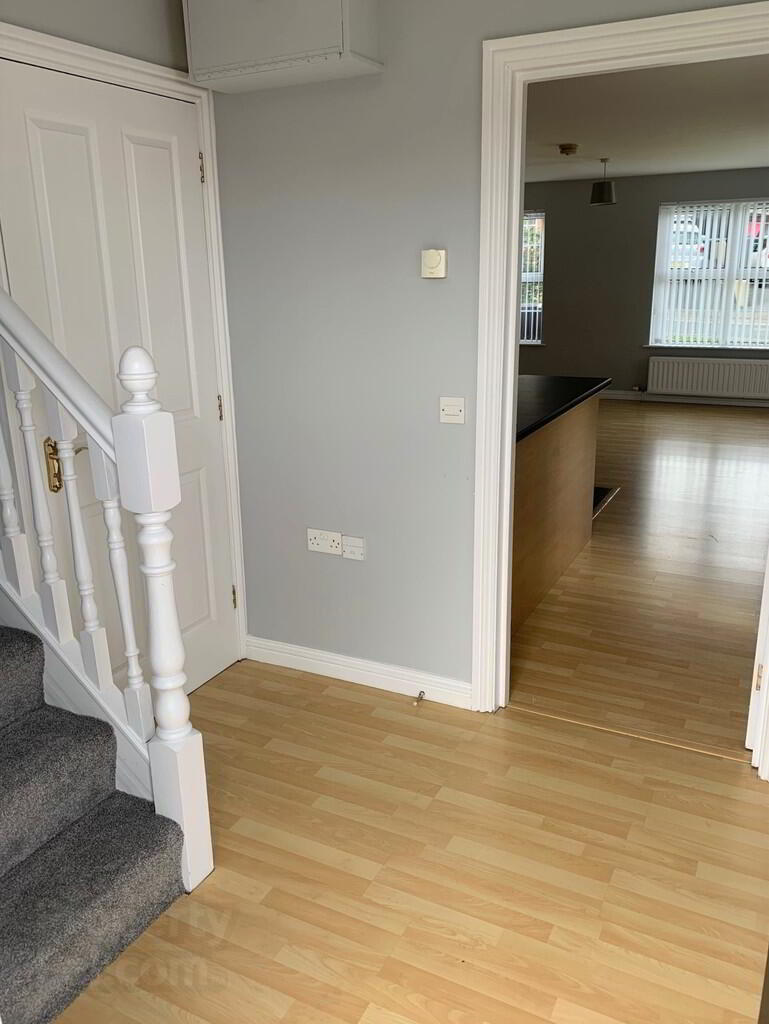 12 Larksborough Avenue 2 of 11