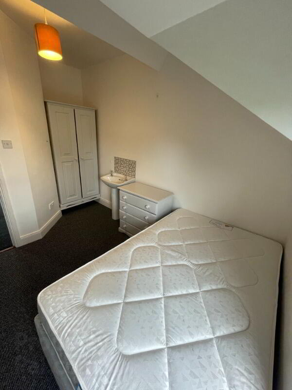 Unit 2, 37 South Parade 6 of 10