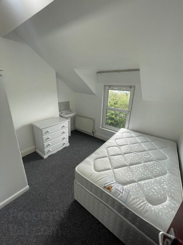 Unit 2, 37 South Parade 4 of 10