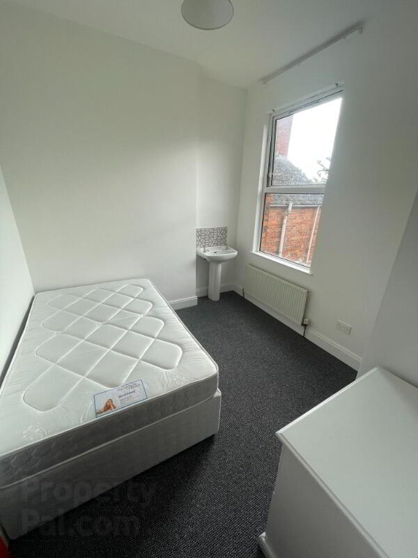 Unit 2, 37 South Parade 3 of 10