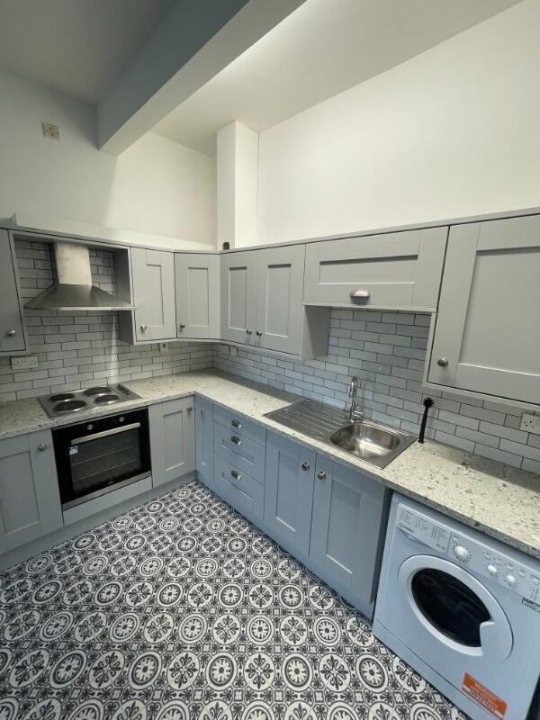 Unit 2, 37 South Parade 9 of 10