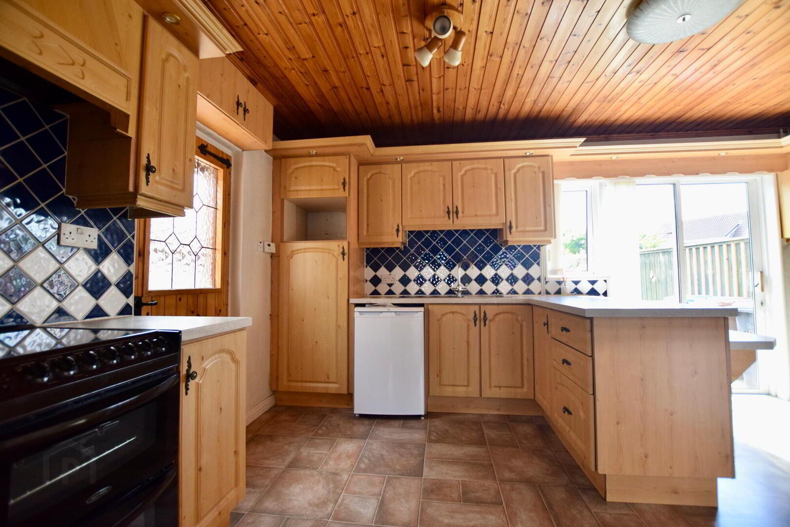 42 Windsor Crescent 8 of 27