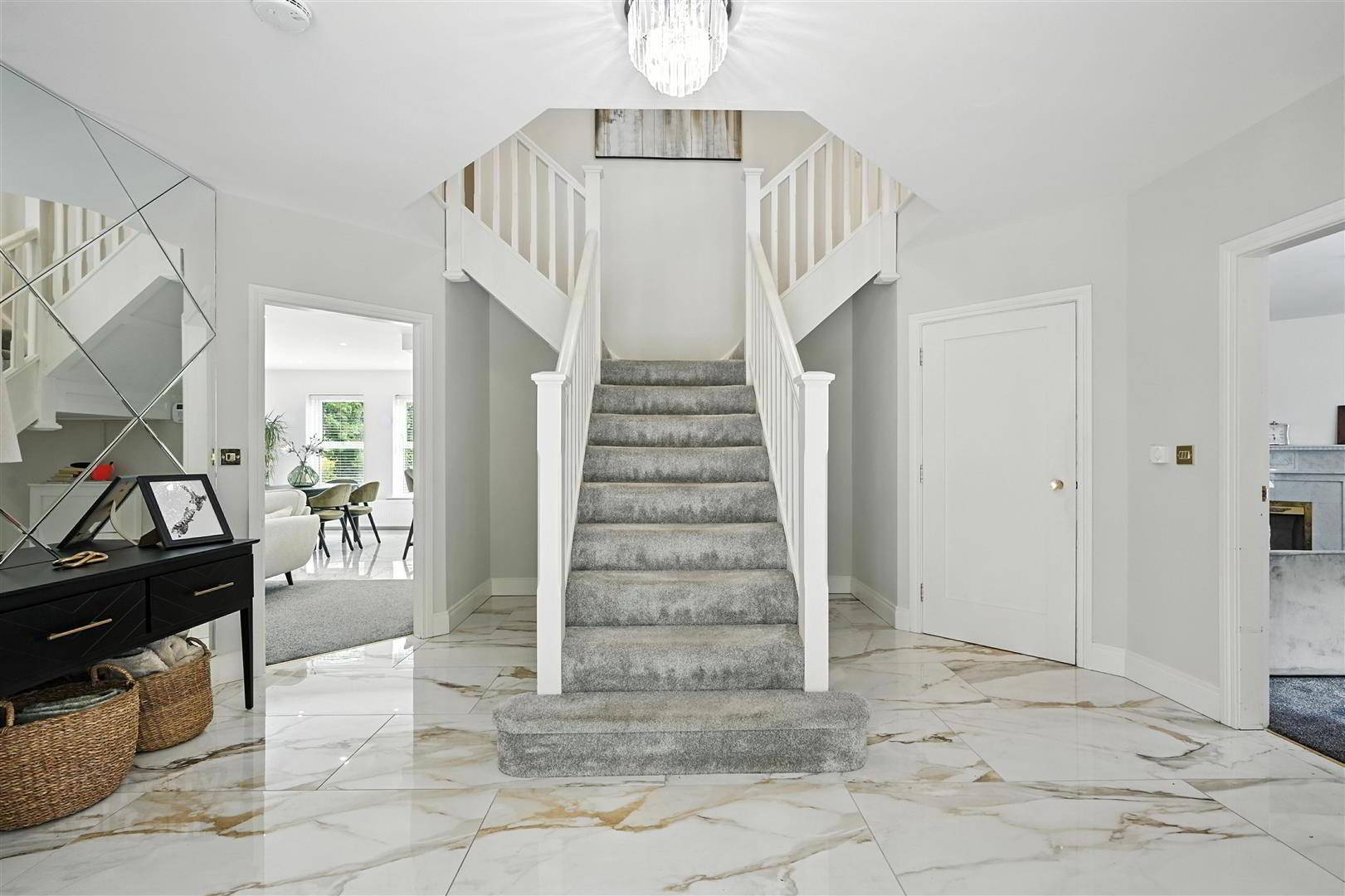 193 Castle Road 5 of 38