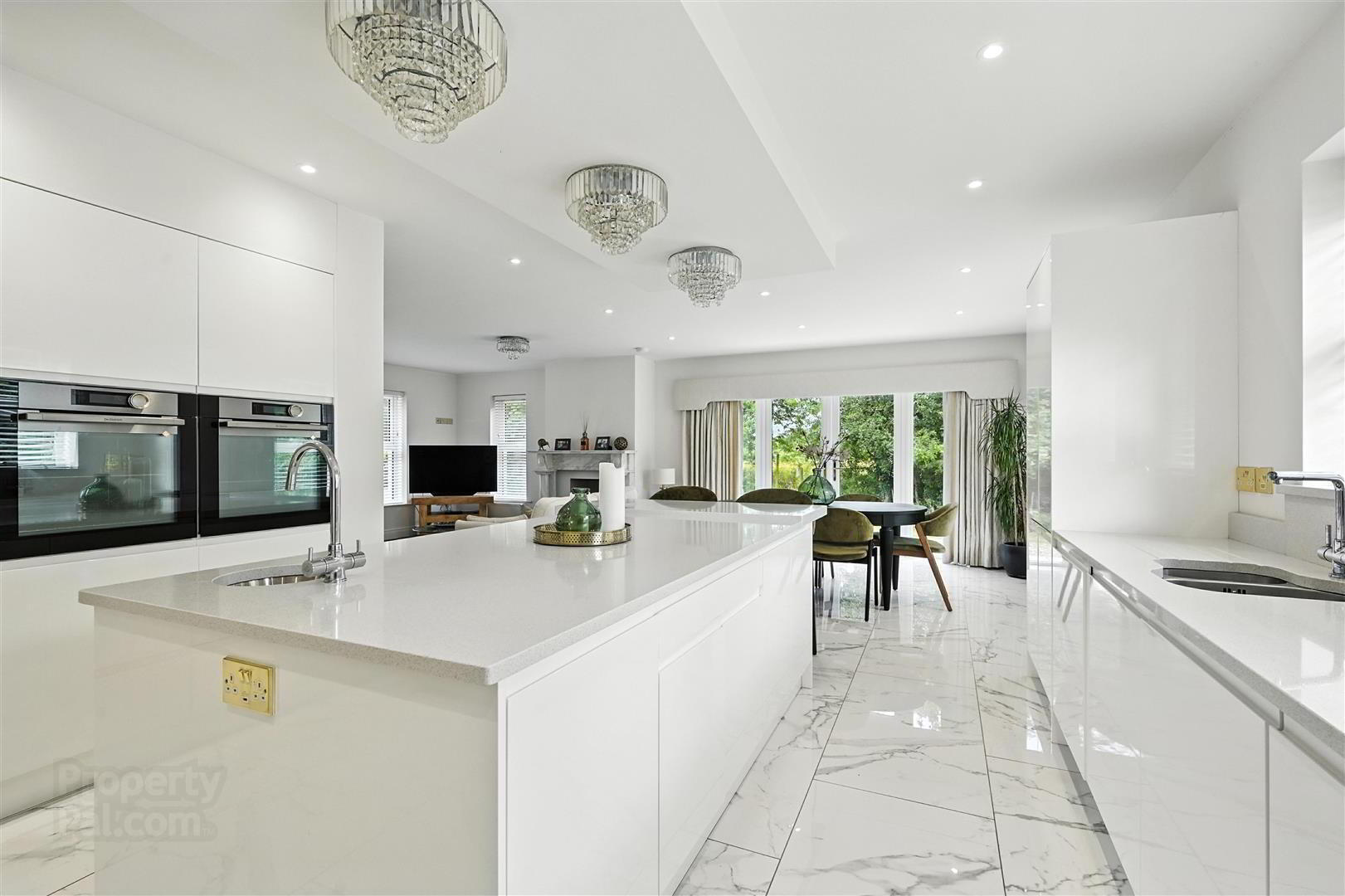 193 Castle Road 13 of 38