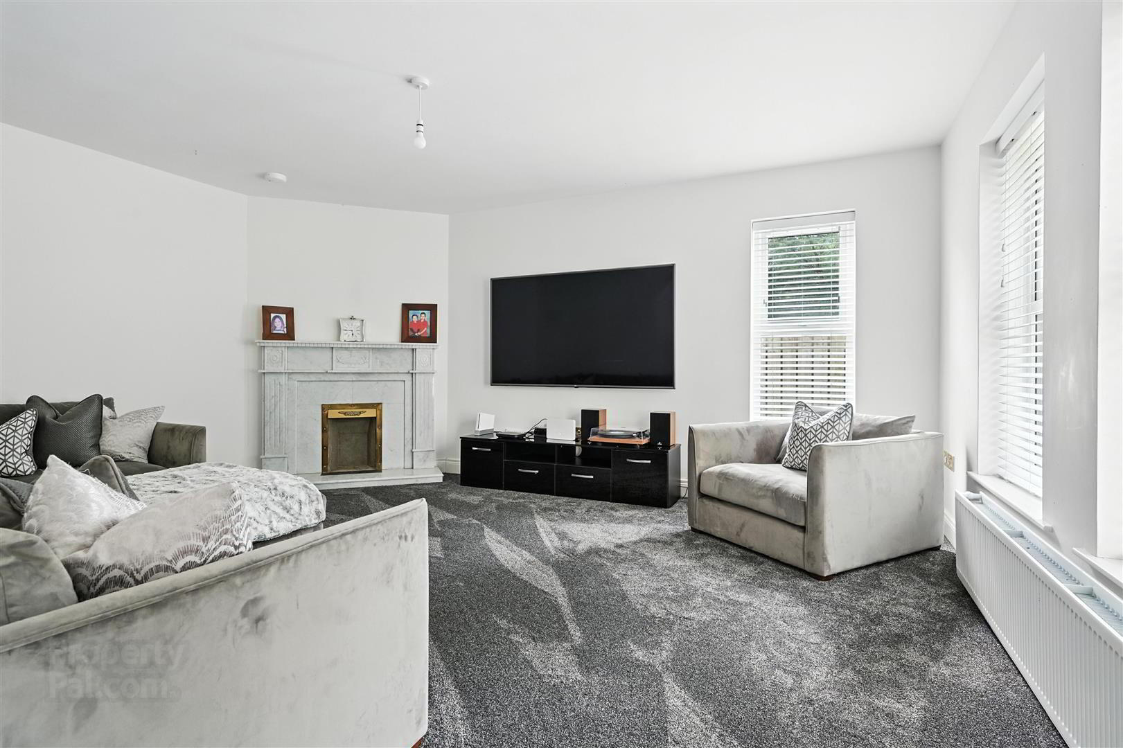 193 Castle Road 16 of 38