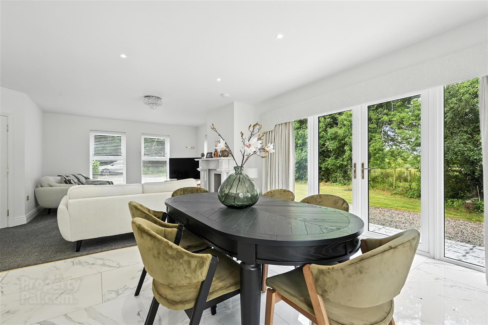 193 Castle Road 11 of 38