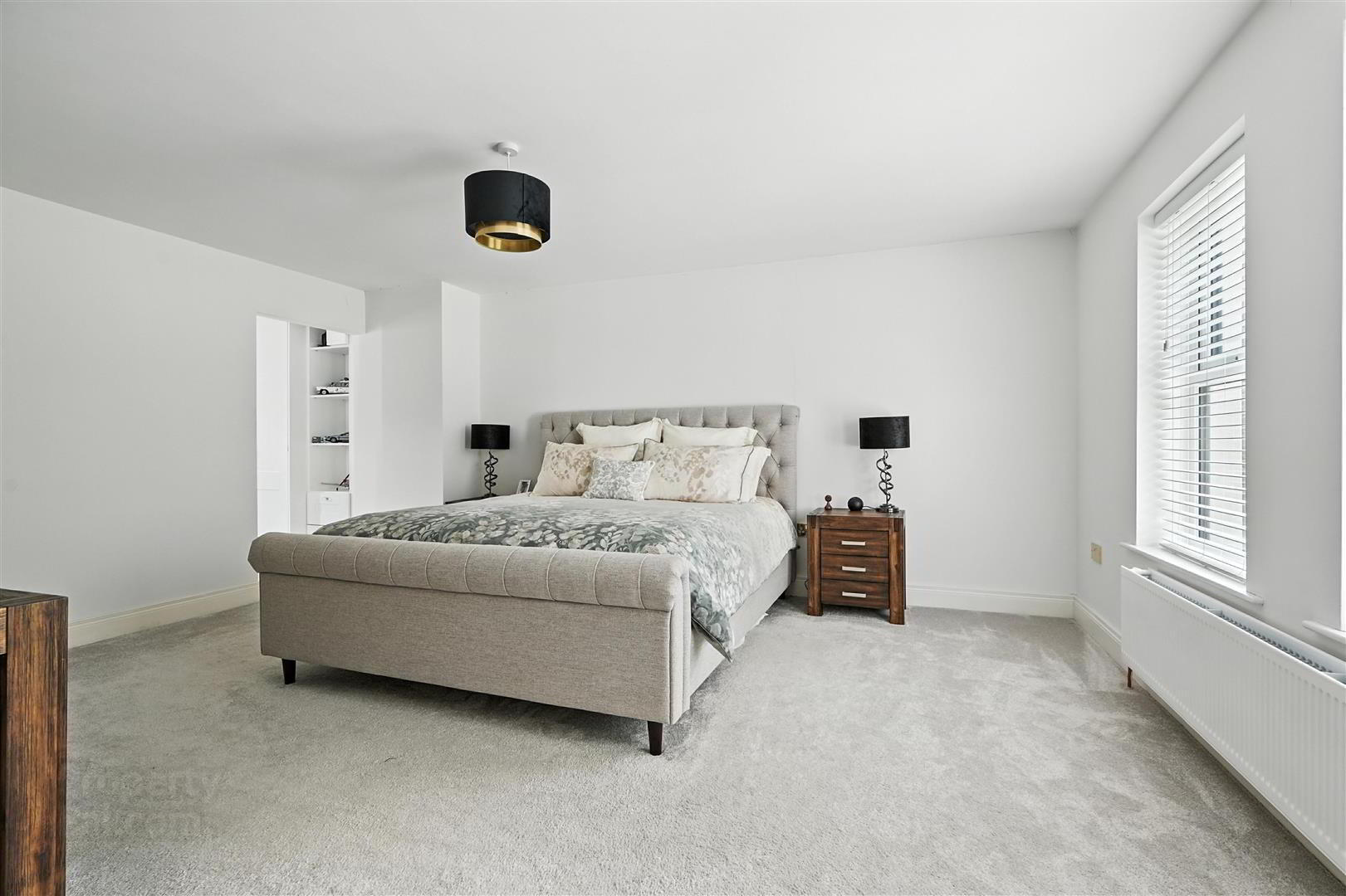 193 Castle Road 21 of 38