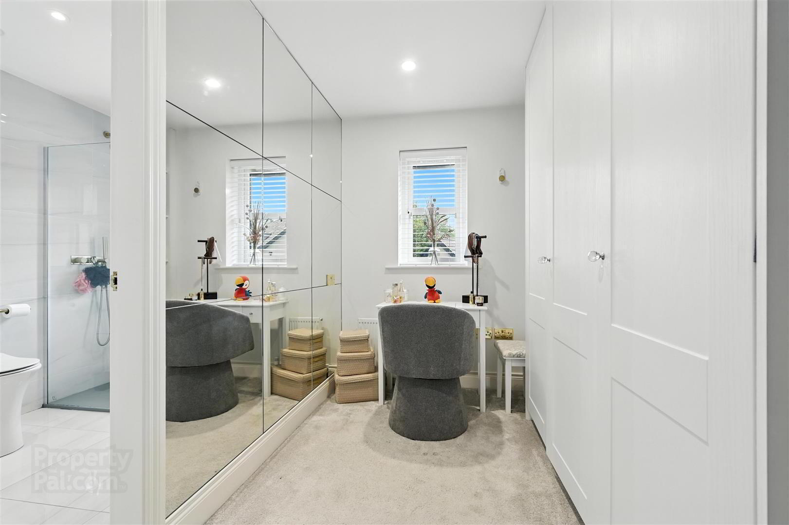 193 Castle Road 22 of 38