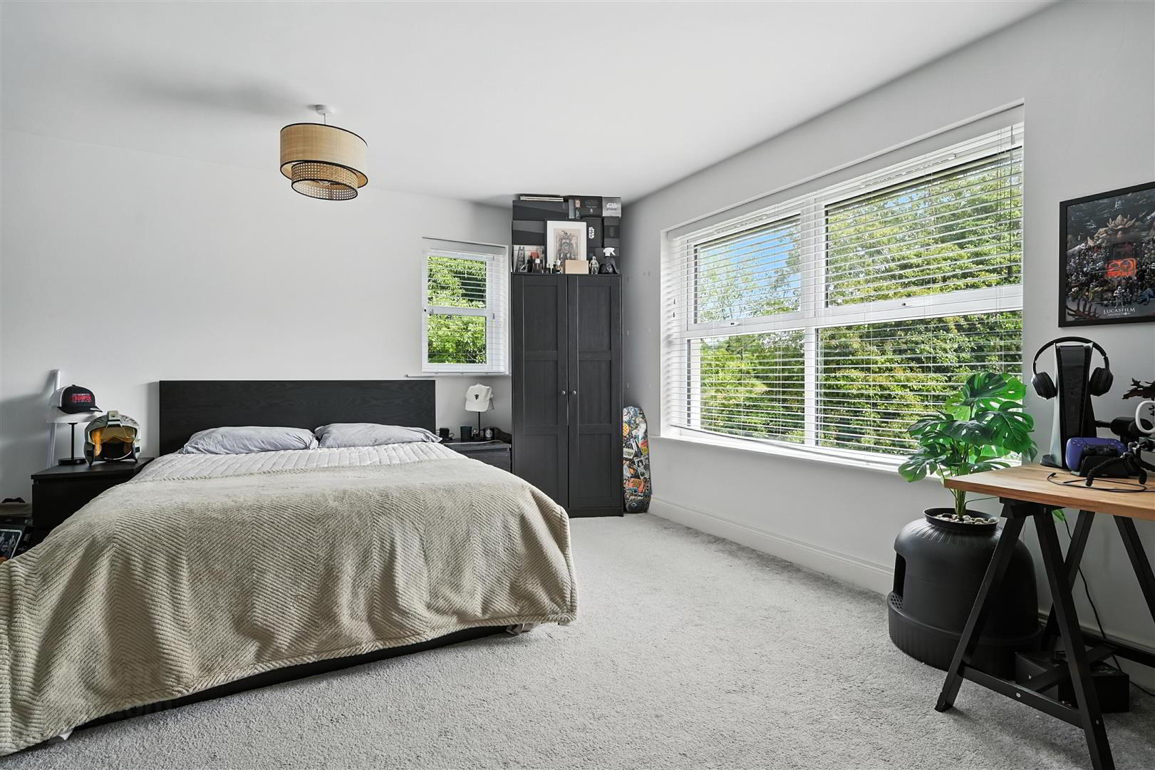 193 Castle Road 26 of 38