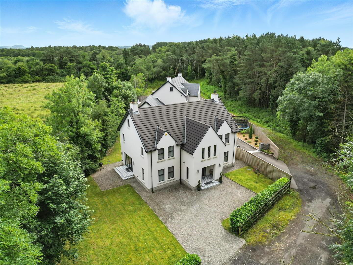 193 Castle Road 31 of 38
