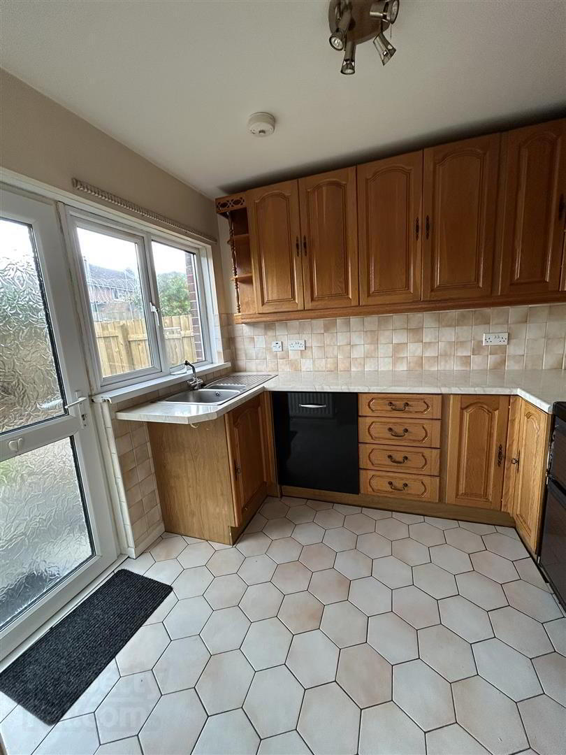 15 Clarehill Lane 6 of 15