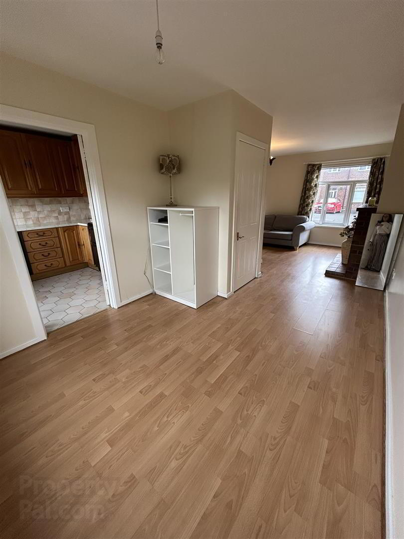 15 Clarehill Lane 8 of 15