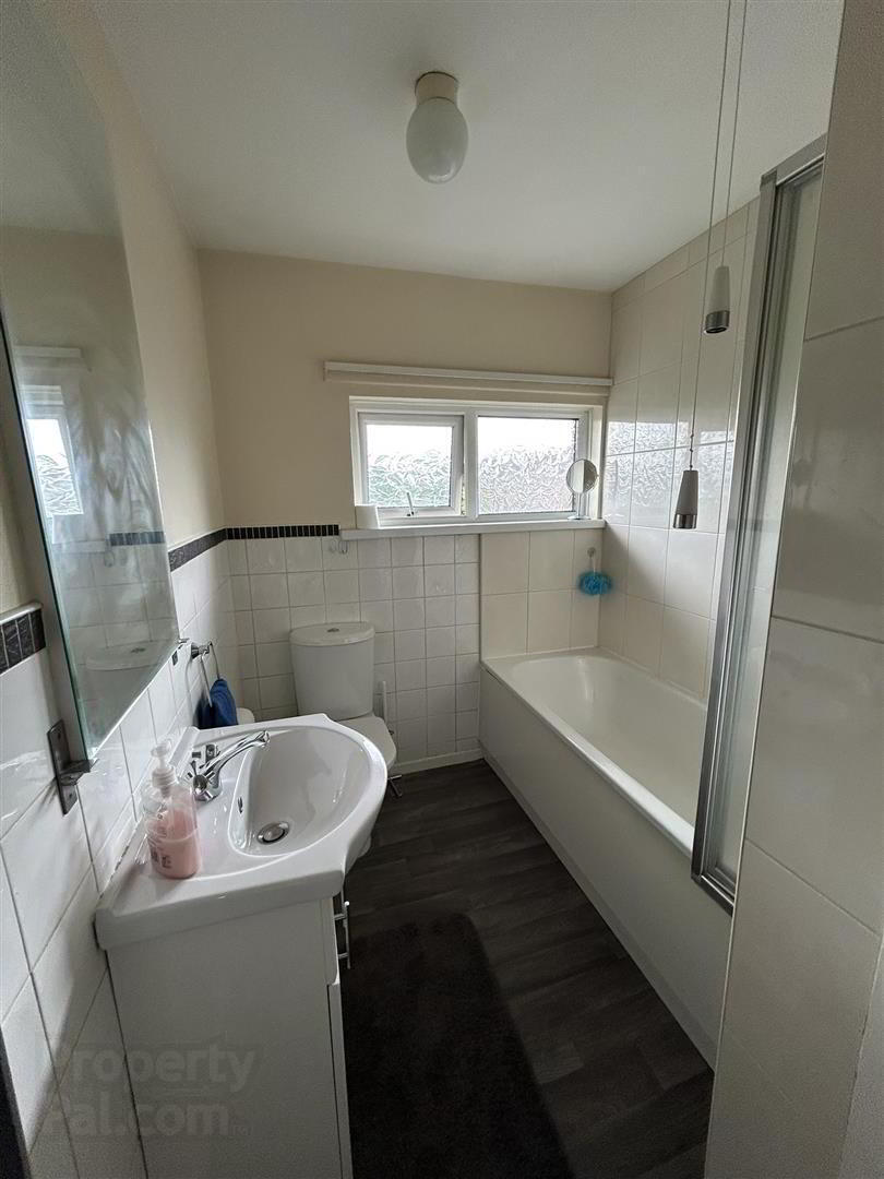 15 Clarehill Lane 11 of 15
