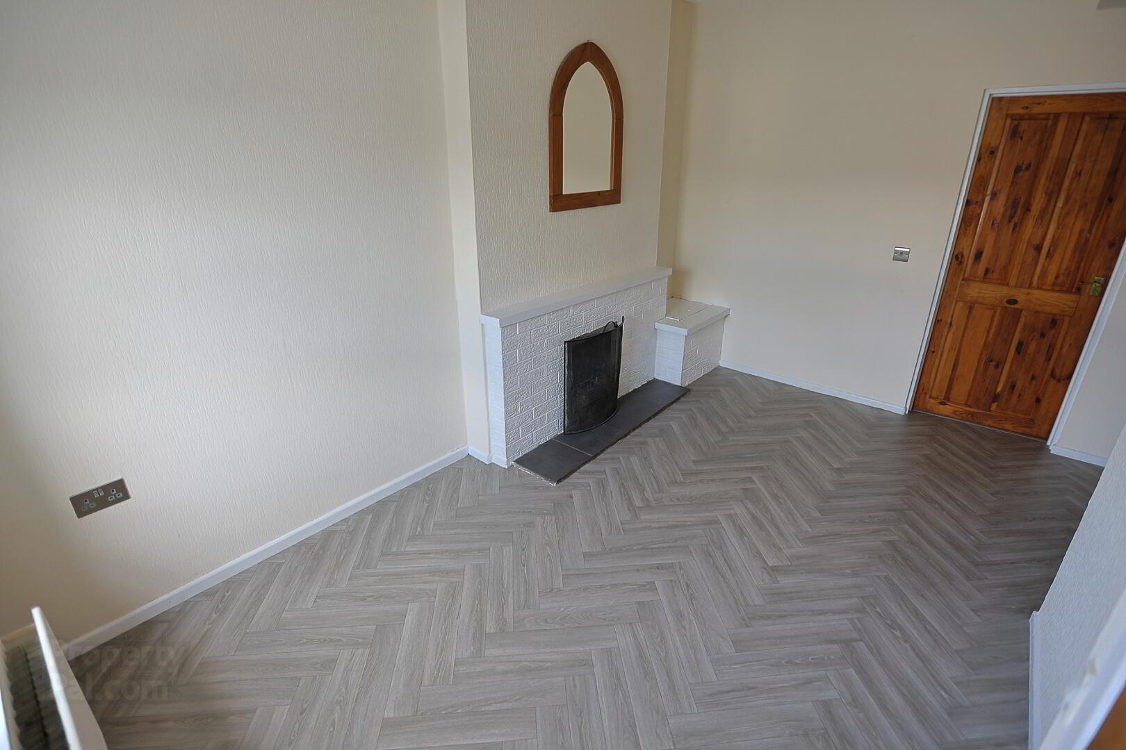 161 High Street 3 of 26