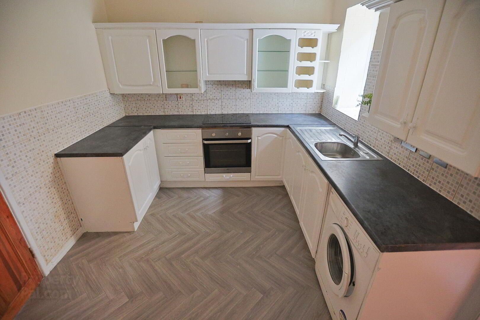 161 High Street 8 of 26