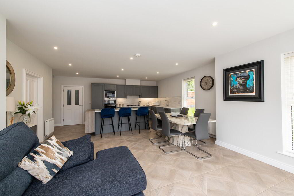 10 Oakfield Park Drive 6 of 20