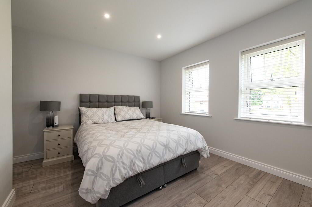 10 Oakfield Park Drive 11 of 20
