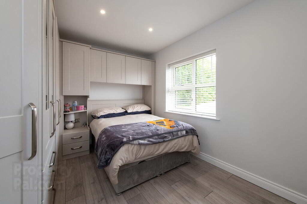10 Oakfield Park Drive 13 of 20