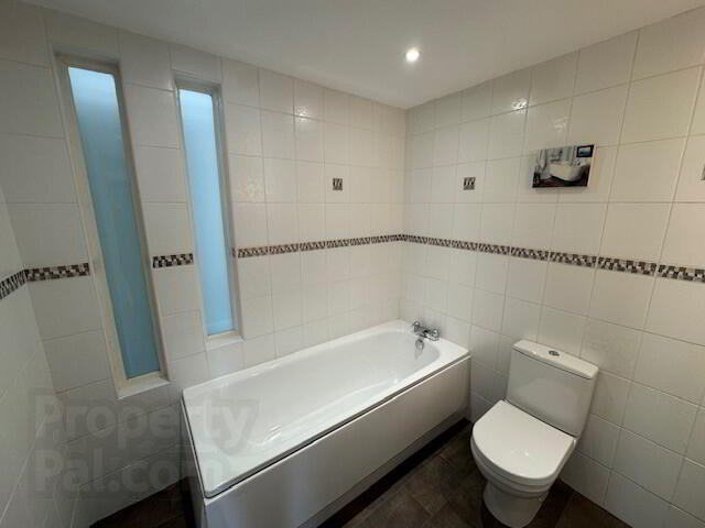 3 Ocean View, 31 Marine Parade 9 of 12