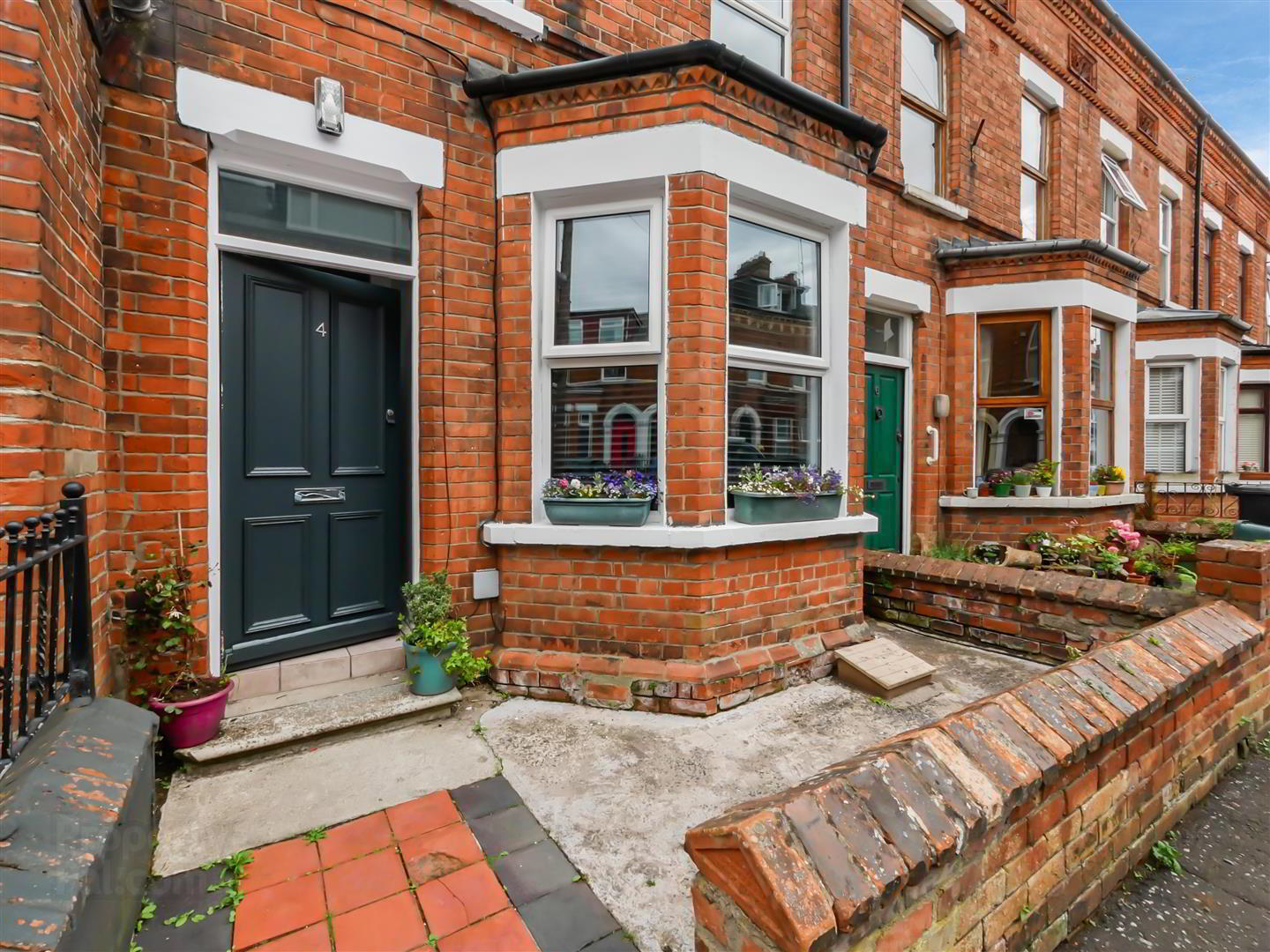 4 Rushfield Avenue 2 of 15