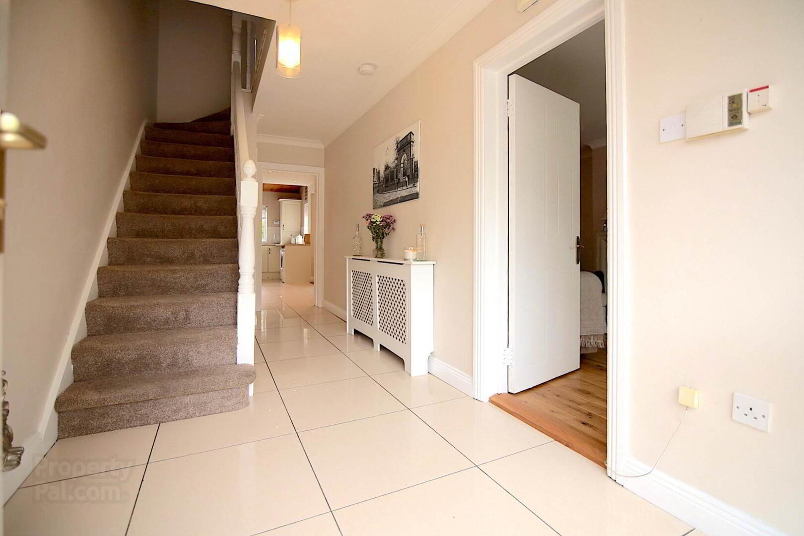 11 Manorfields Crescent 3 of 29