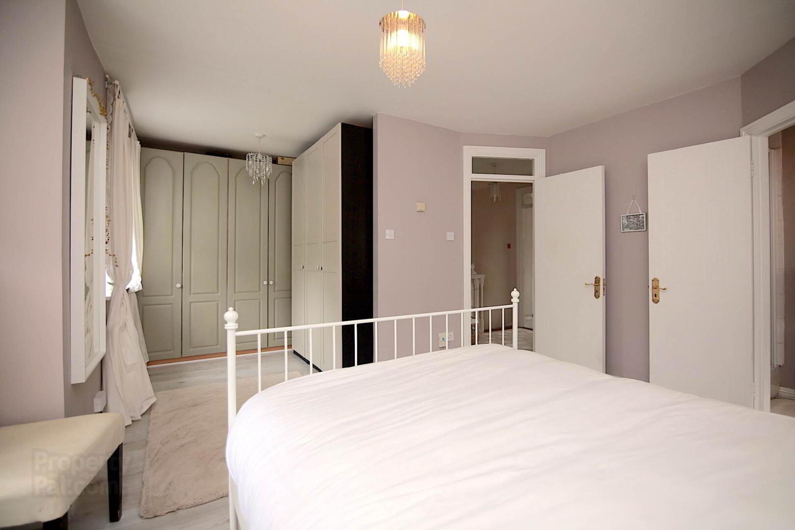 11 Manorfields Crescent 13 of 29