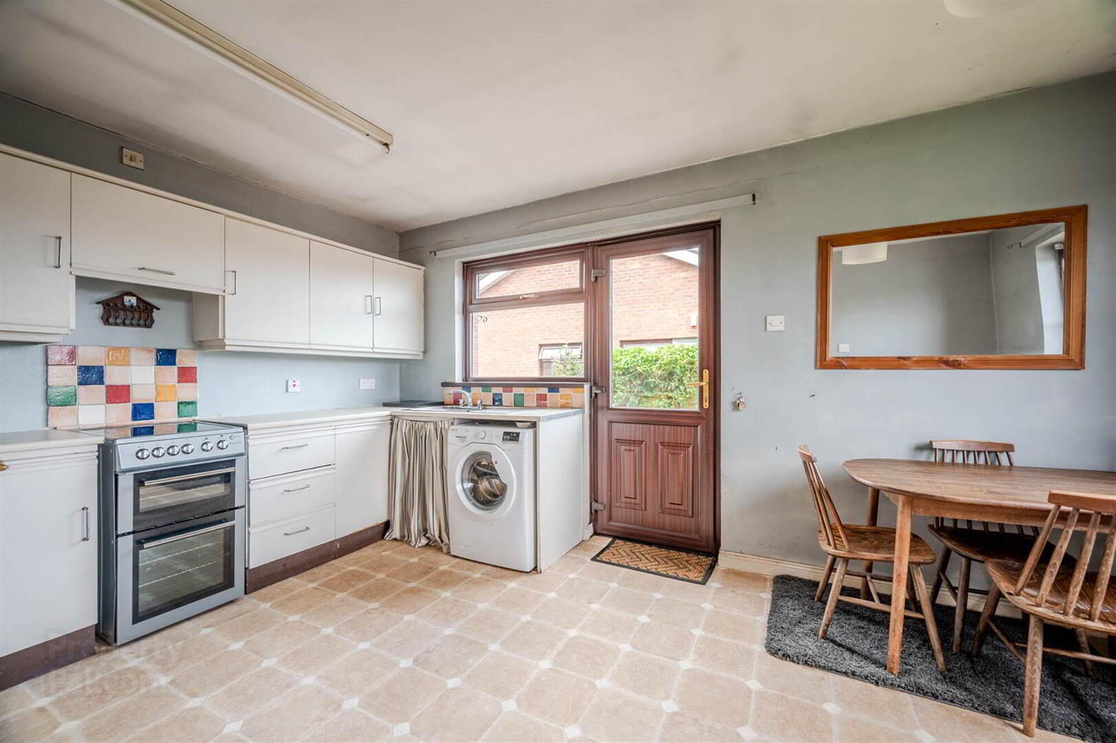 8 Erindee Gardens 6 of 16