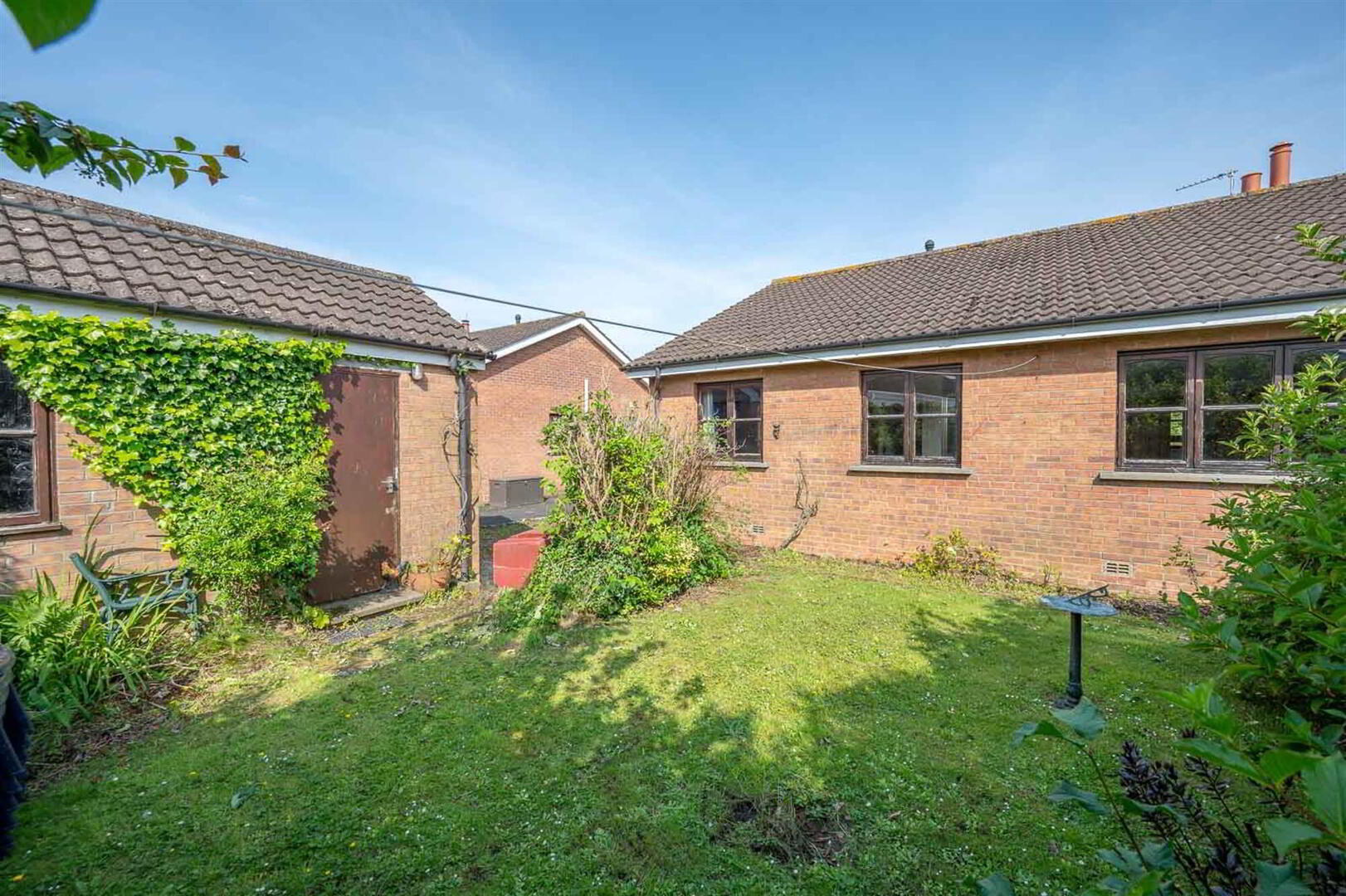 8 Erindee Gardens 16 of 16