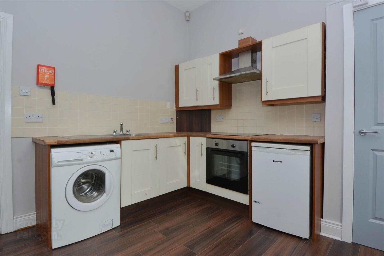5 One Bedroom Apartments @, 63 Ulsterville Avenue 14 of 17
