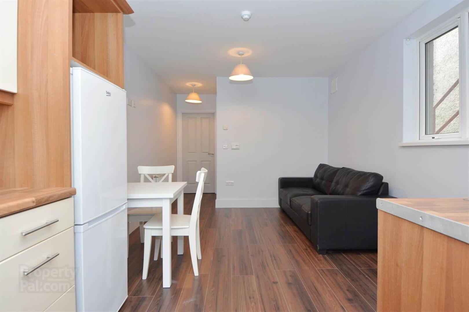 5 One Bedroom Apartments @, 65 Ulsterville Avenue 10 of 17