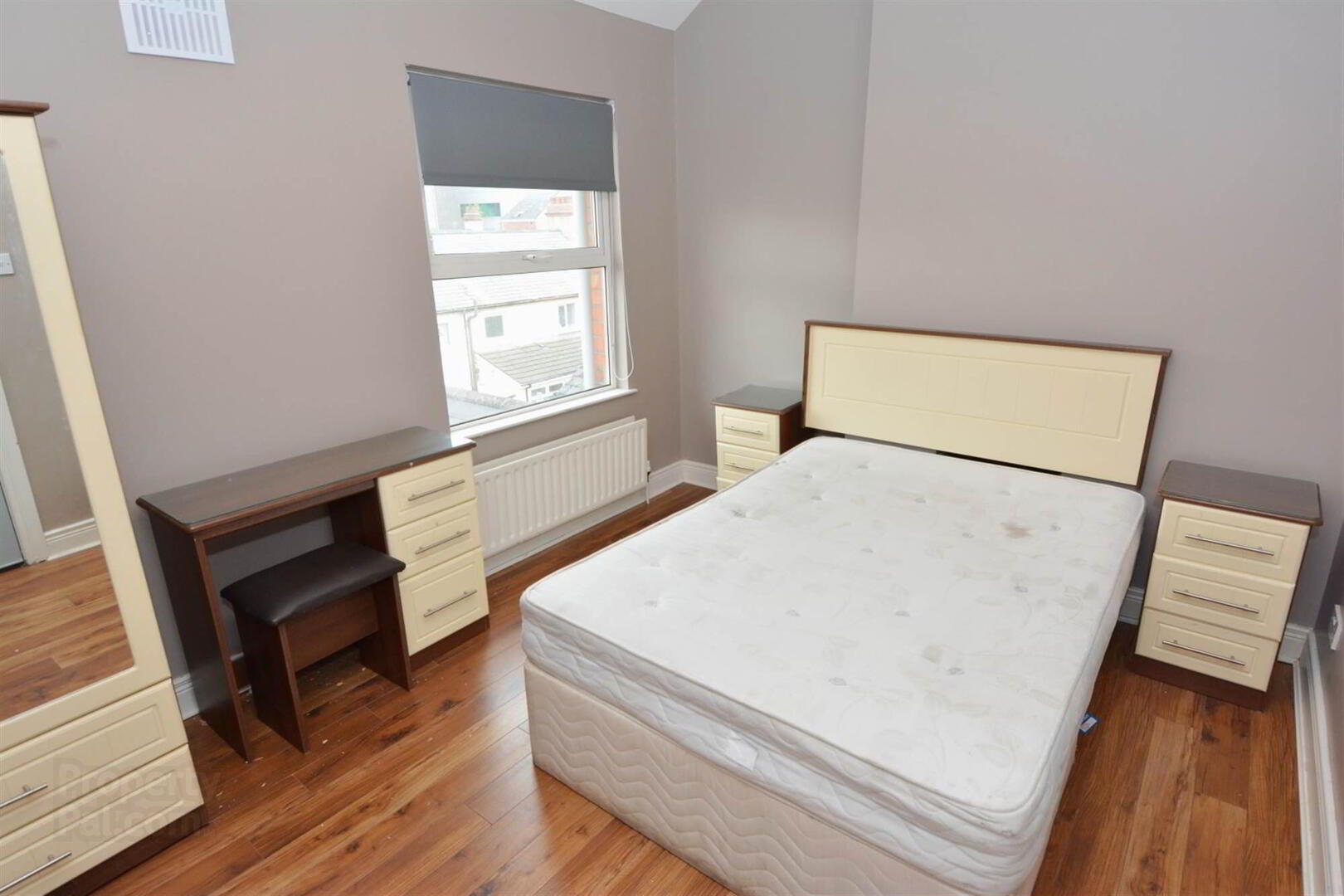 5 One Bedroom Apartments @, 65 Ulsterville Avenue 4 of 17