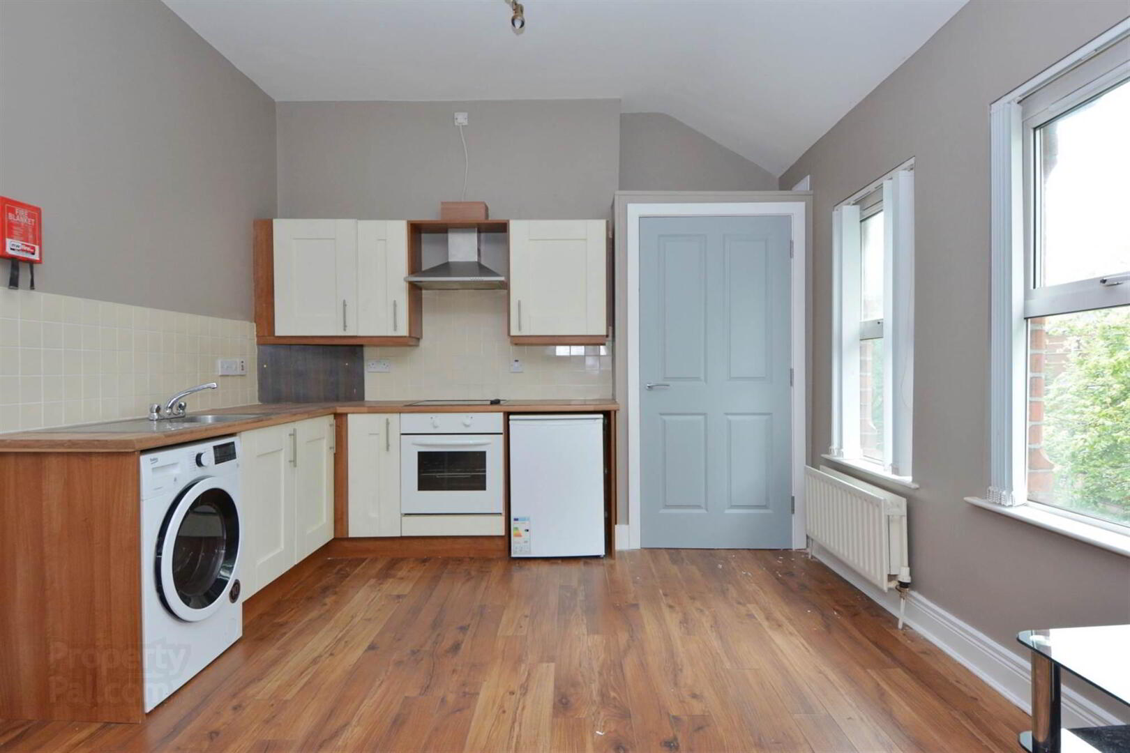 5 One Bedroom Apartments @, 65 Ulsterville Avenue 3 of 17