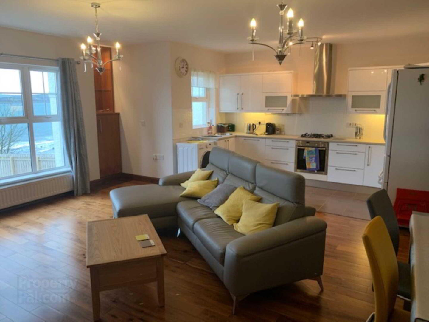 Apt 4, Glencairn 4 of 18