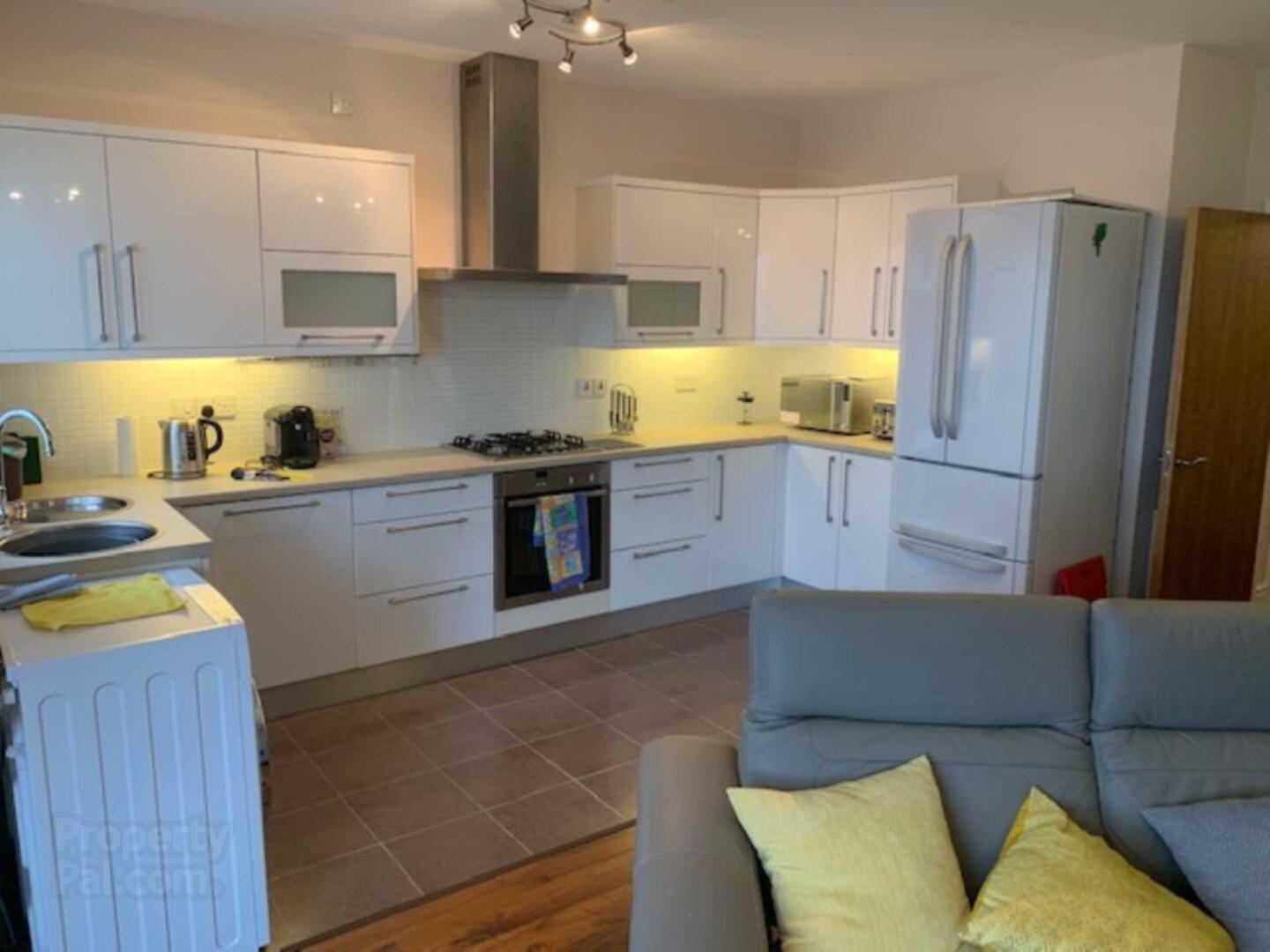 Apt 4, Glencairn 6 of 18