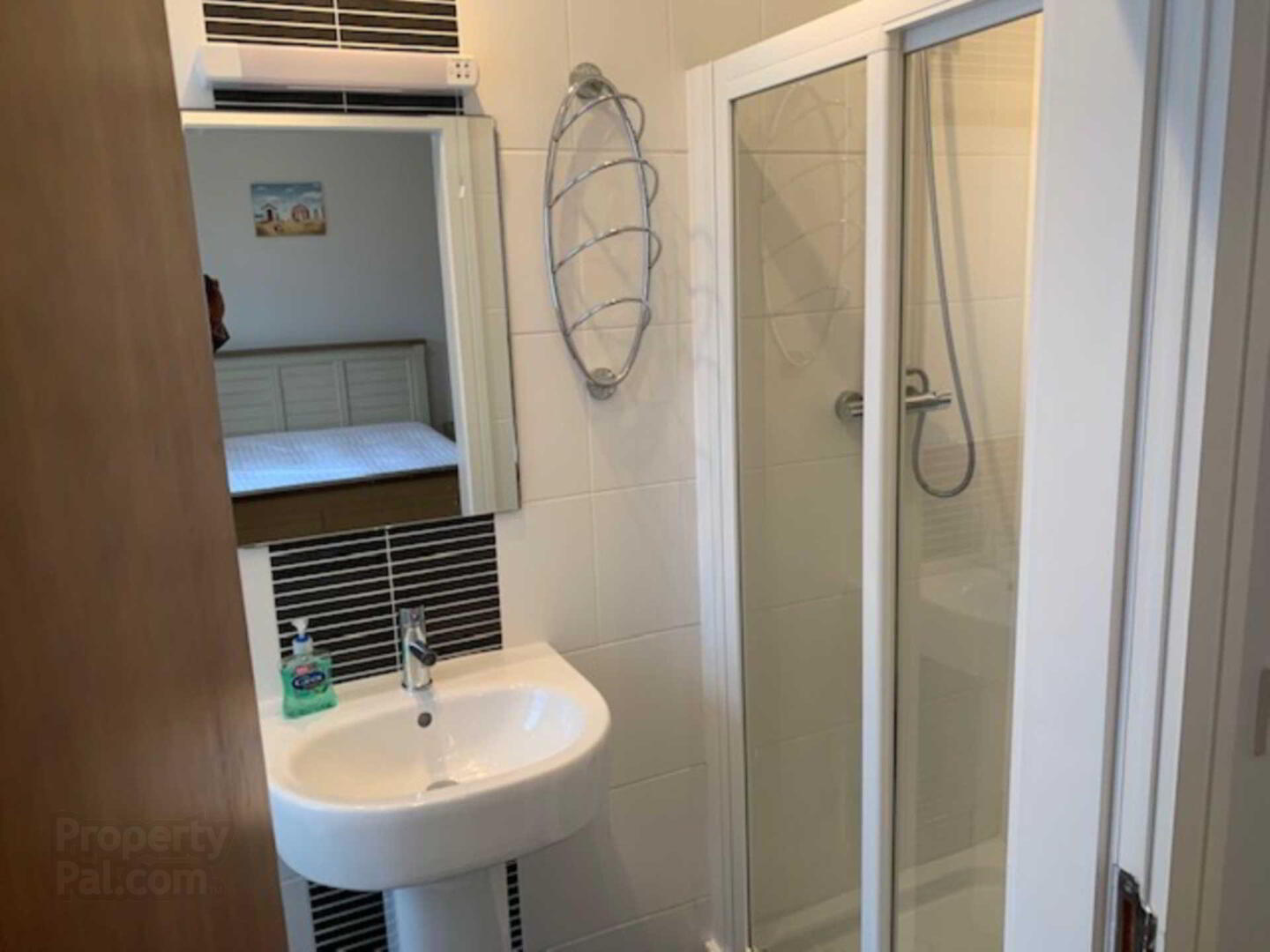 Apt 4, Glencairn 9 of 18
