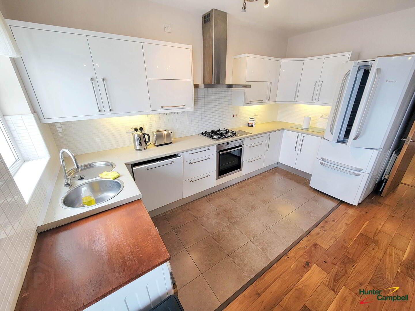 Apt 4, Glencairn 15 of 27