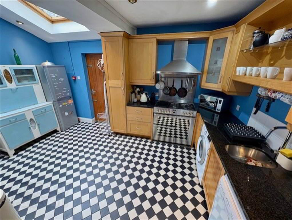 3 Agincourt Avenue 6 of 15