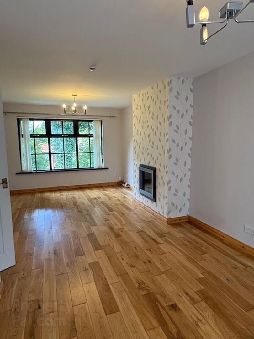 Apt 17 The Stables, Cairnburn Belmont 6 of 15