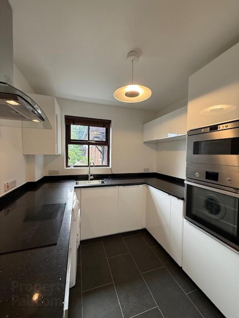 Apt 17 The Stables, Cairnburn Belmont 7 of 15