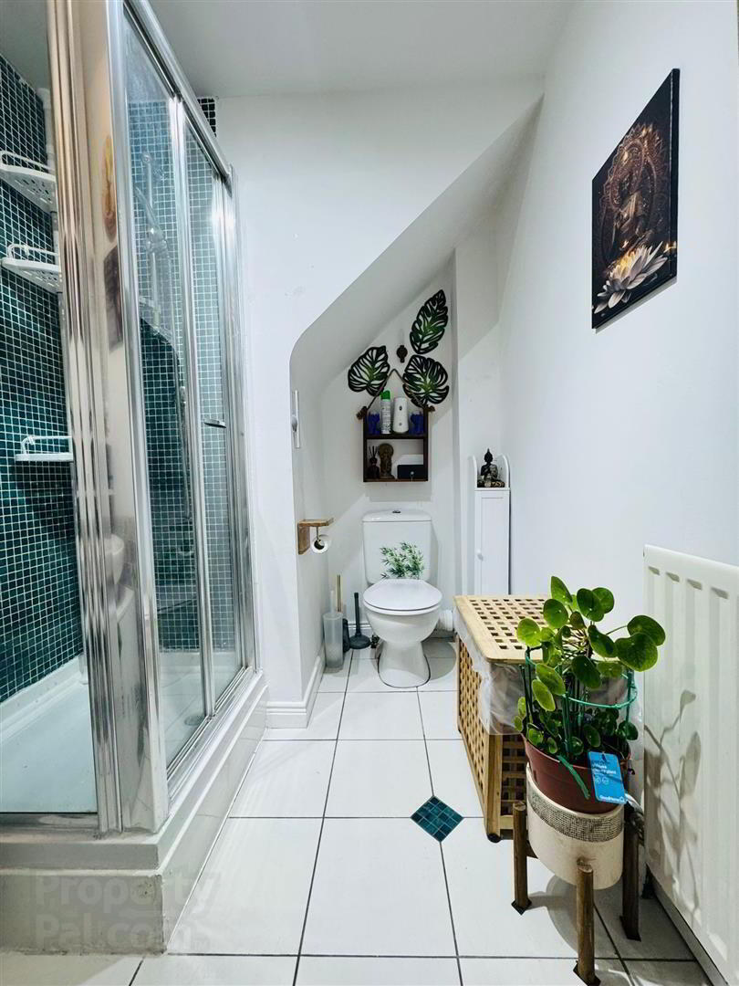 Apt 5, 14 St. Quentin Avenue 6 of 13