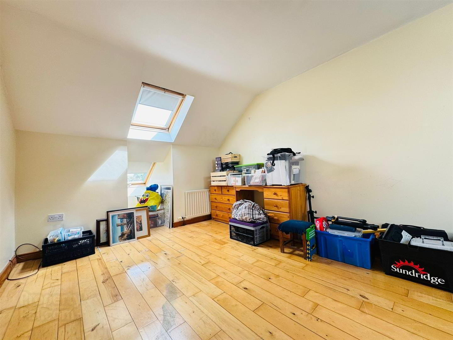 Apt 5, 14 St. Quentin Avenue 10 of 13
