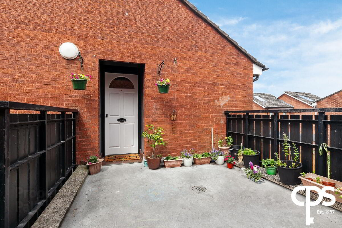 13b Blakely Terrace 3 of 18