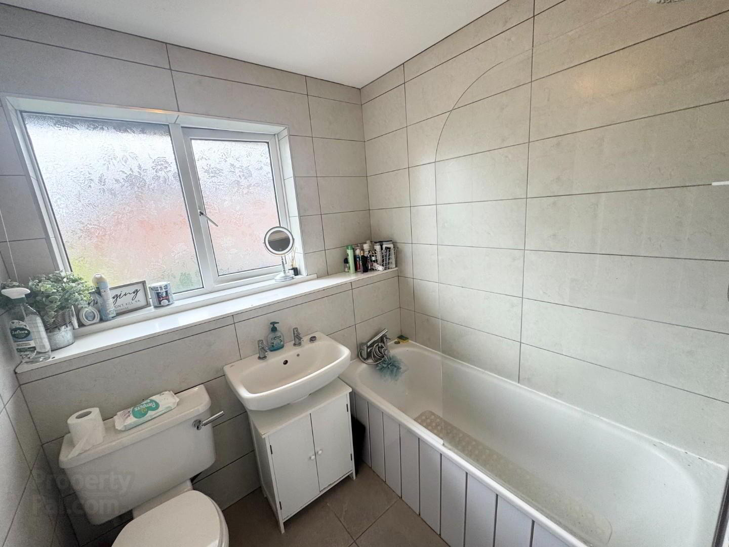 4 Fernabbey Drive 12 of 16