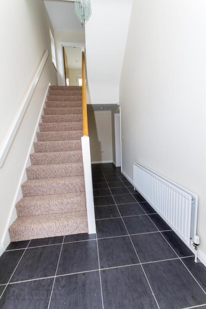 46 Todd's Hill Park **, 3 MONTH LEASE Opportunity** 2 of 18