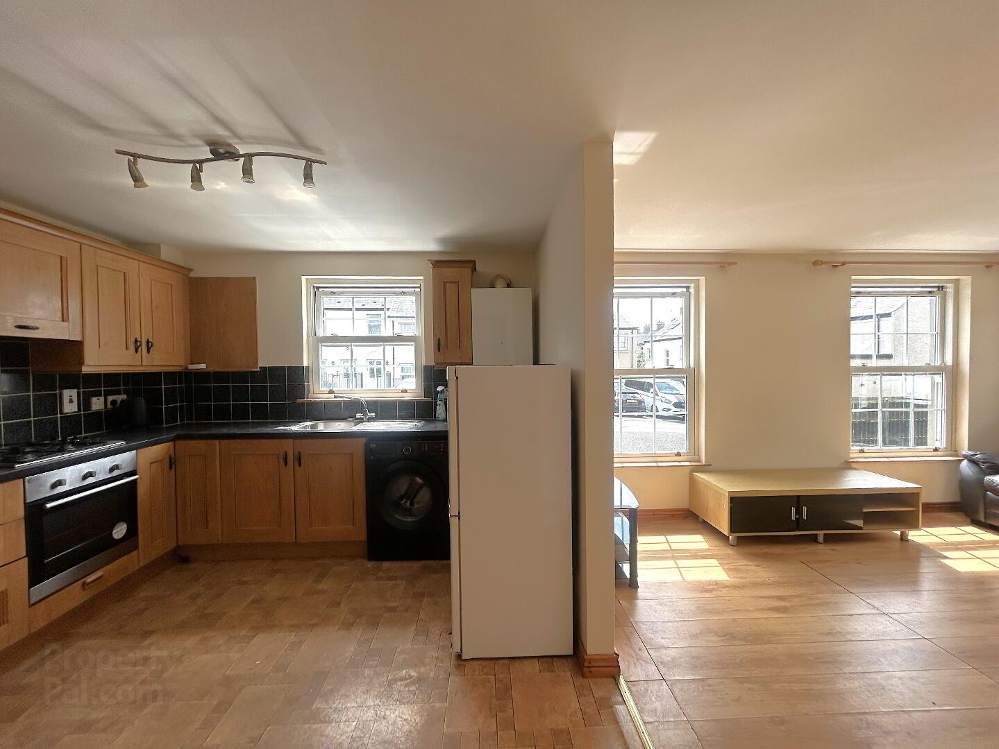 Unit 1, Riverside Manor 4 of 6