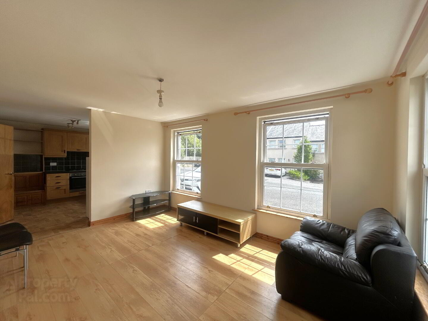 Unit 1, Riverside Manor 5 of 6
