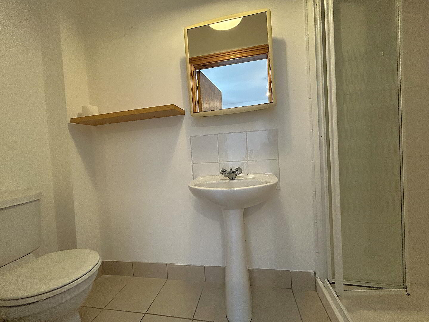 Unit 6, Riverside Manor 6 of 8