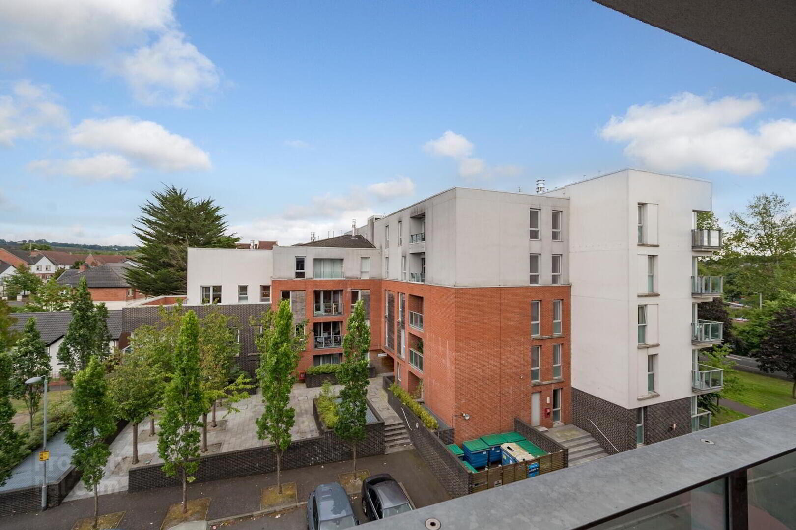 24 The Hull, 35 Annadale Crescent 10 of 17