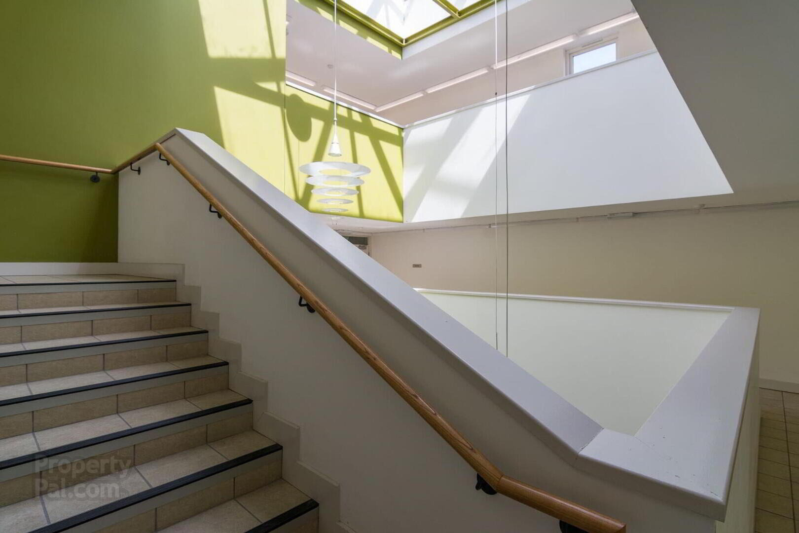24 The Hull, 35 Annadale Crescent 4 of 17